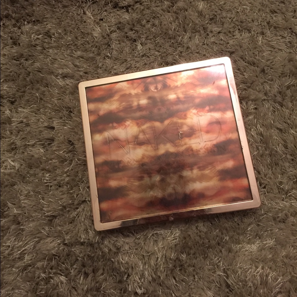 UD NAKED ON THE RUN PALETTE